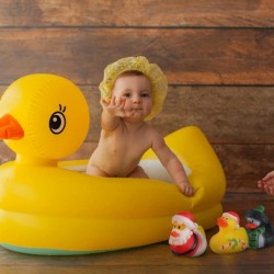 24 Pcs Valentine's Day Rubber Ducks Vinyl Holiday Rubber Duckies Fun Bathtub Toys for Youth Valentines Party Favors Classroom...